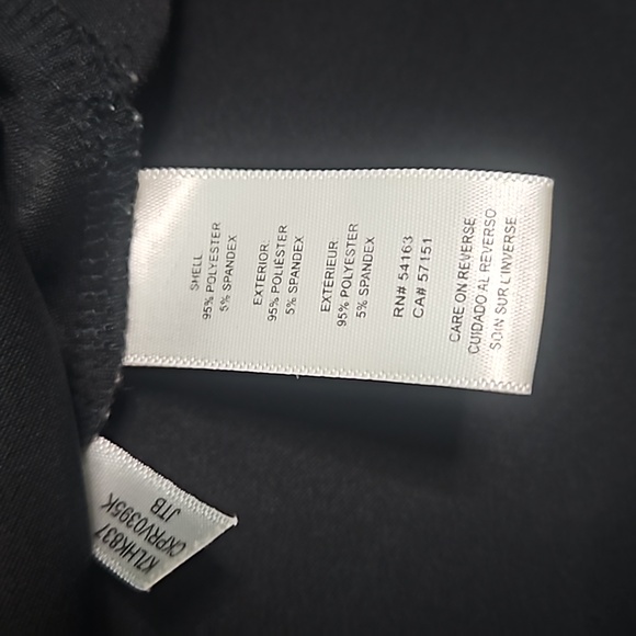 Calvin Klein Womens off the shoulder top. In black, size medium. - Picture 8 of 10